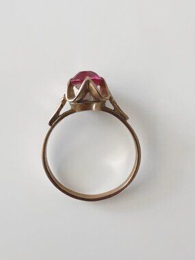 Vintage Soviet 583 Rose Gold Ring with Ruby
